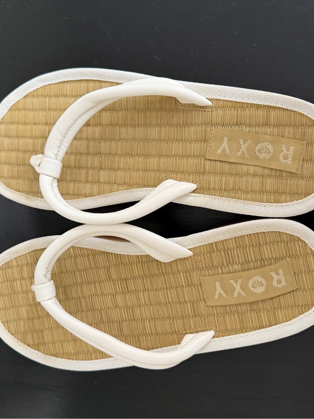 Roxy sandals